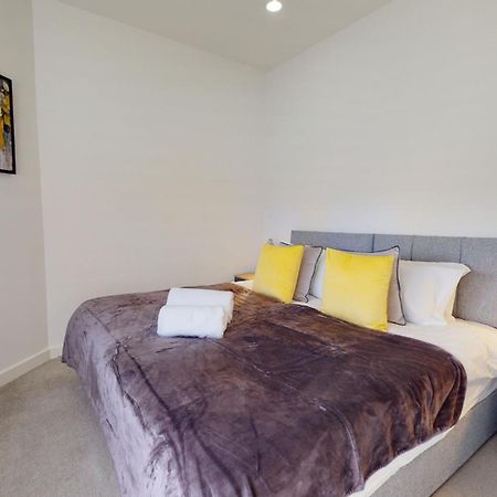 Luxury Apartment - Town Centre North Stevenage Buitenkant foto